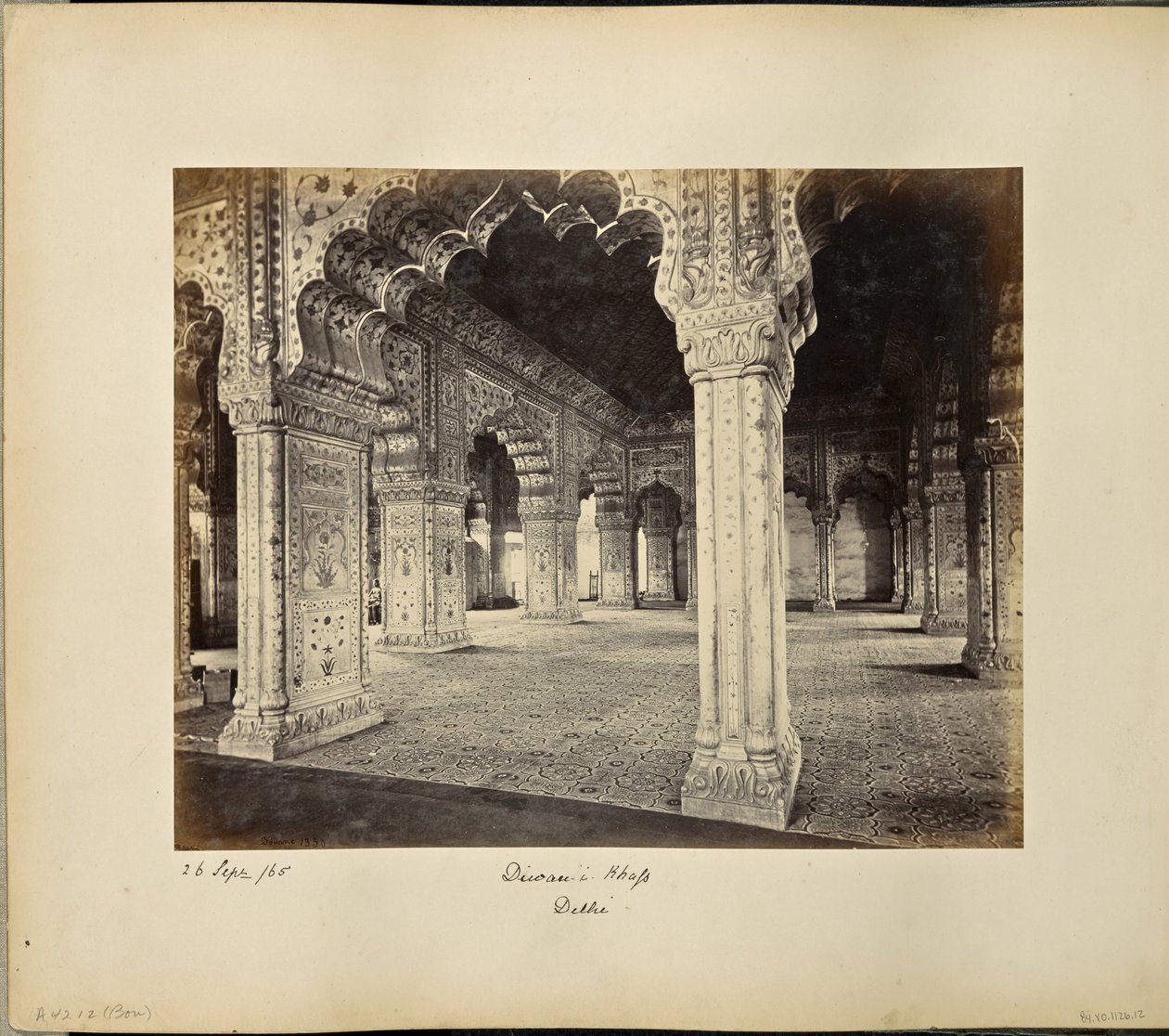 Delhi; pałac, wnętrze Diwan-i-Khas autorstwa Samuel Bourne