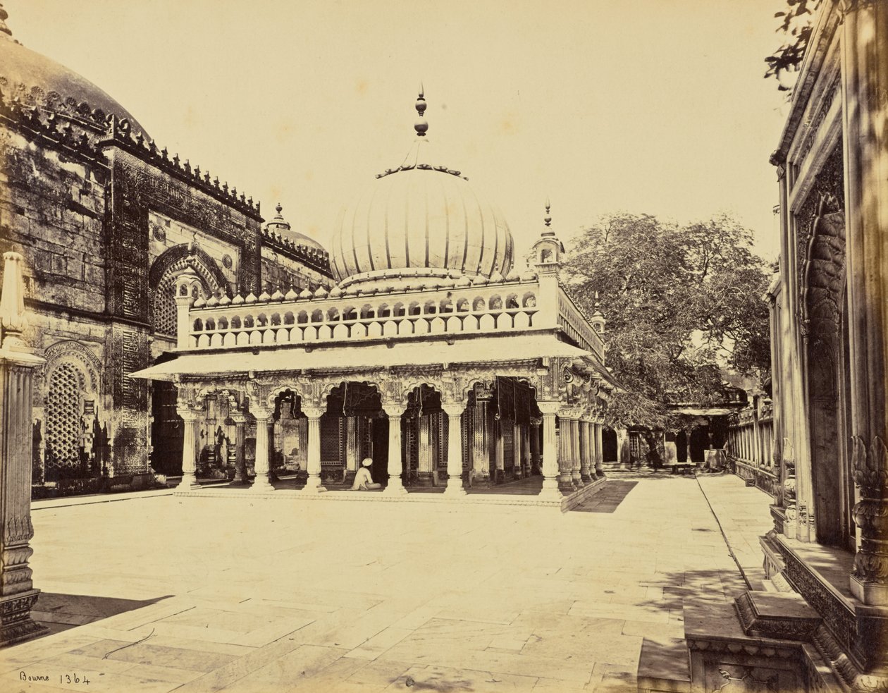 Delhi; grobowiec Nizam-ud-Dina autorstwa Samuel Bourne