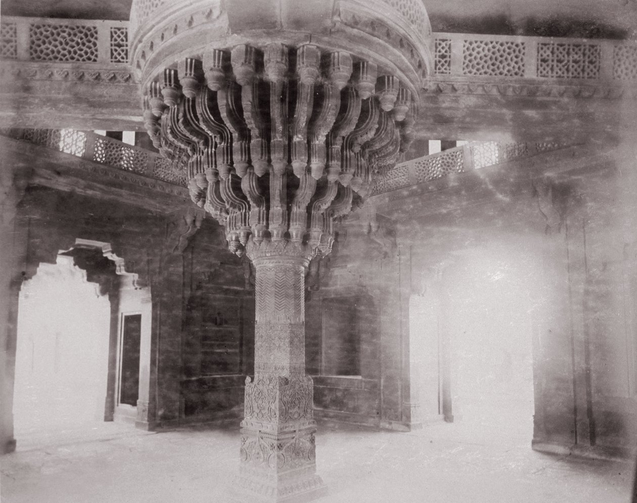 Fatehpur Sikri, Diwan-i-Khas autorstwa Samuel Bourne