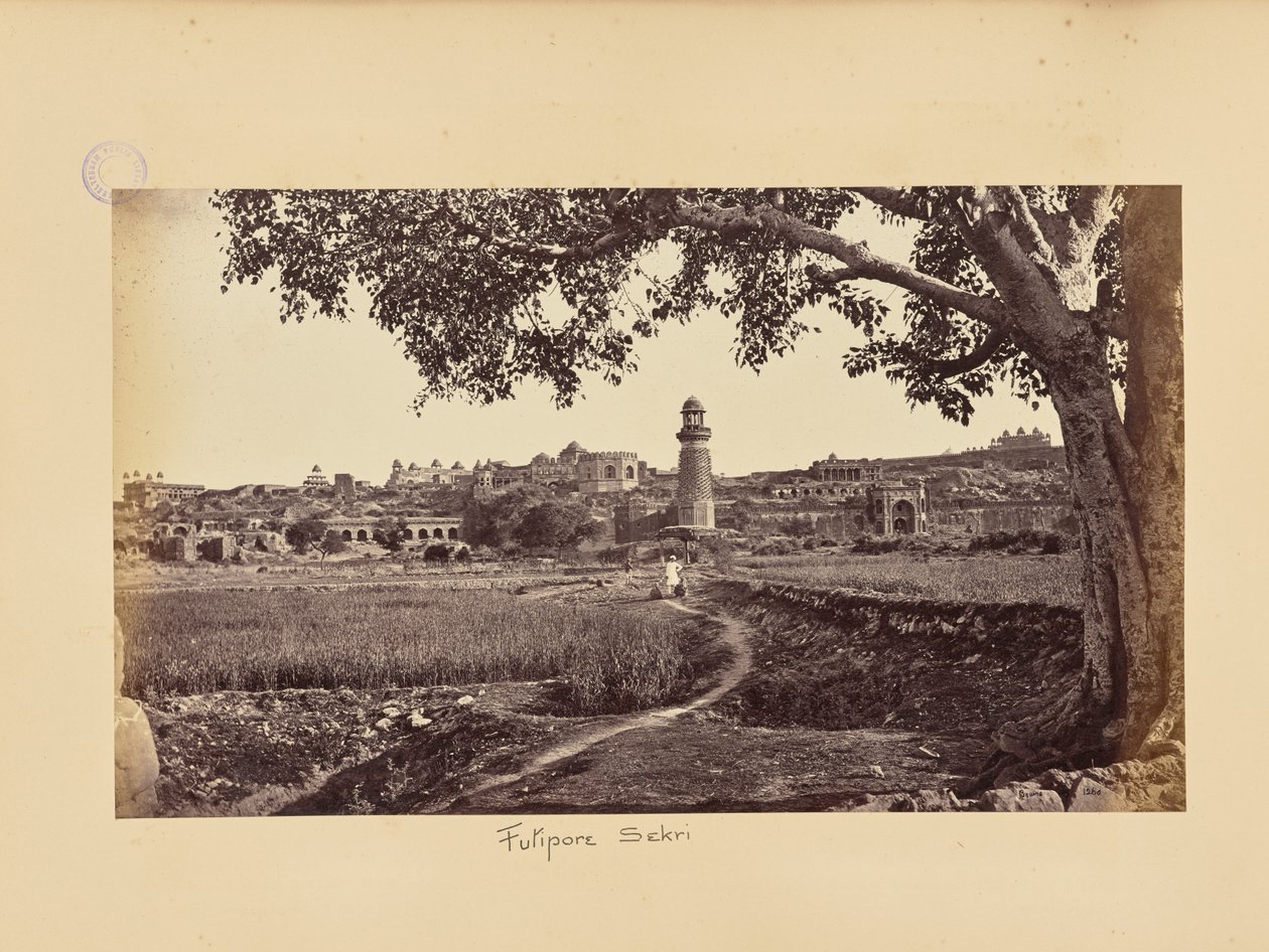 Fatehpur Sikri; widok ogólny ruin (strona zachodnia), od podnóża wzgórza autorstwa Samuel Bourne