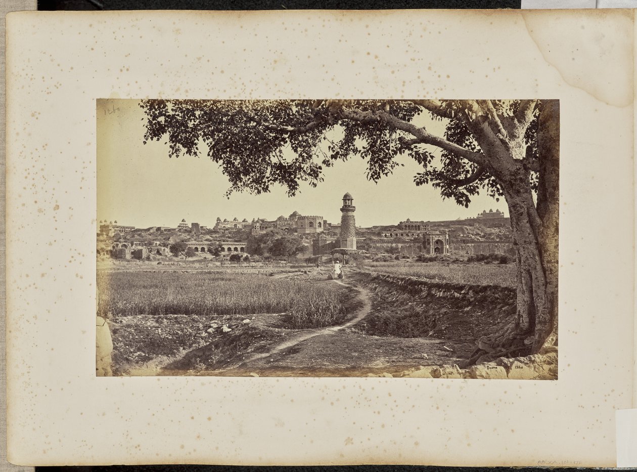 Fatehpur Sikri; widok ogólny ruin (strona zachodnia), od podnóża wzgórza autorstwa Samuel Bourne