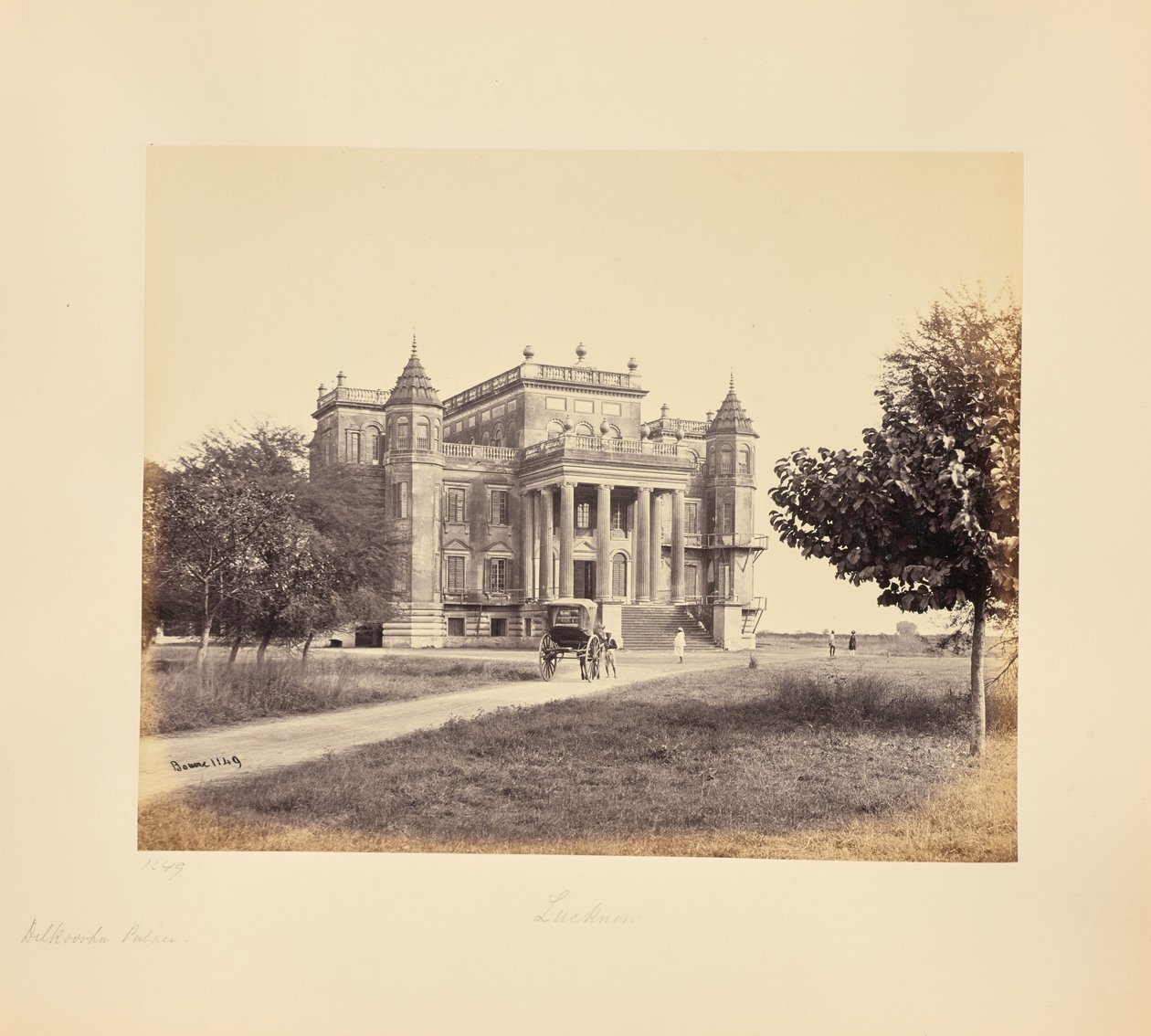 Lucknow; Pałac Dilkusha autorstwa Samuel Bourne