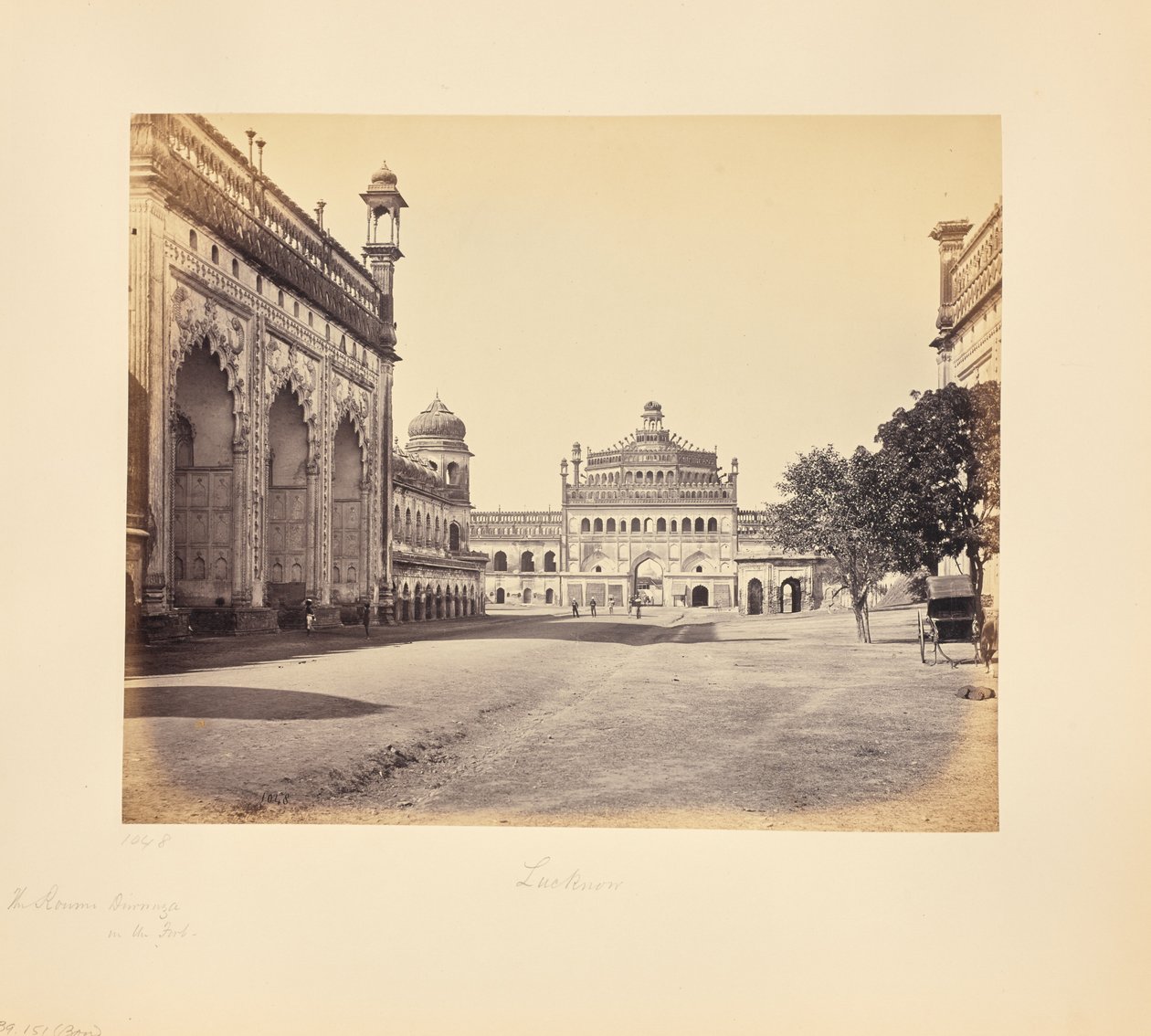 Lucknow; Roumi Darwaza w forcie autorstwa Samuel Bourne