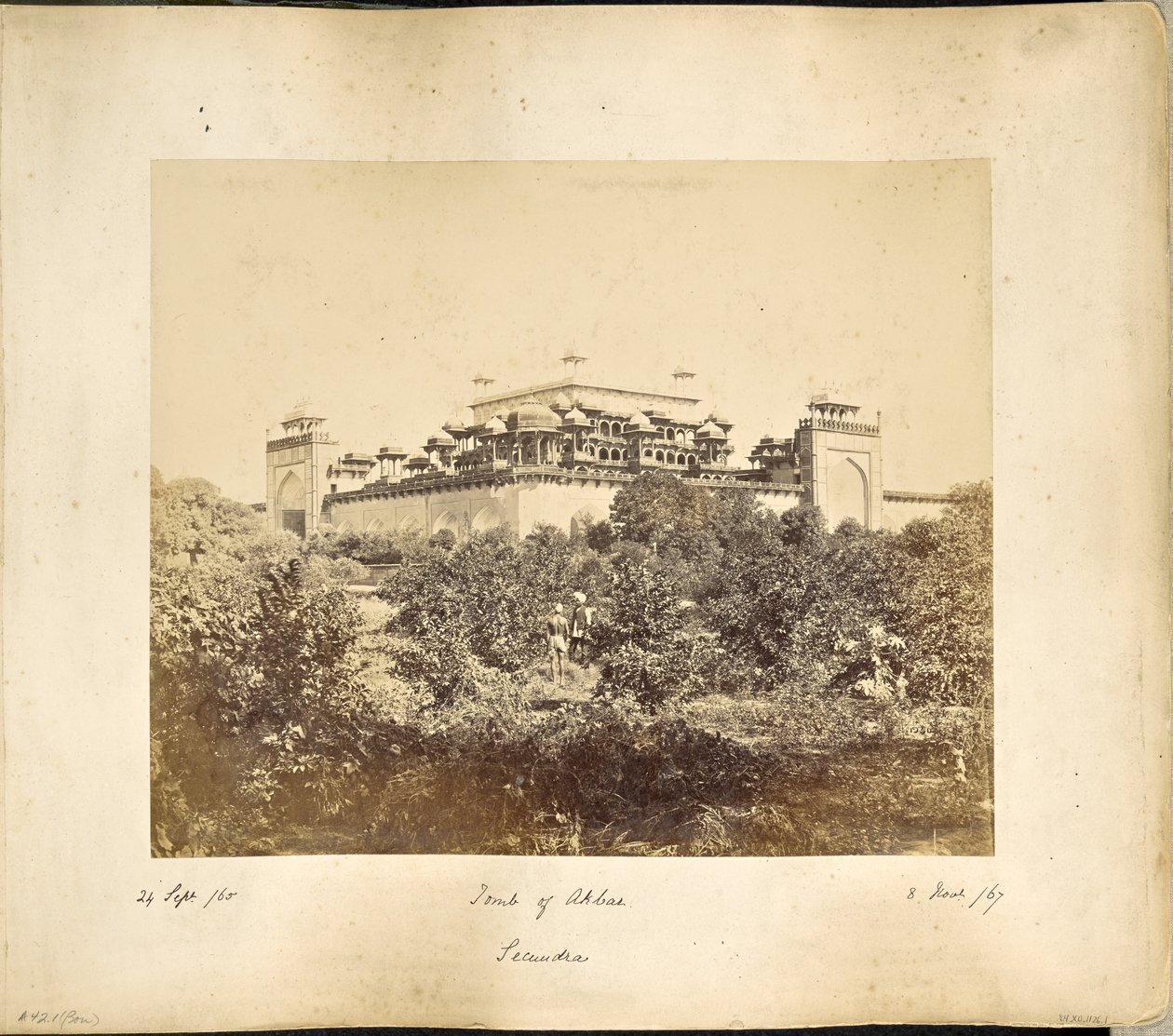 Secundra; Mauzoleum Akbara autorstwa Samuel Bourne