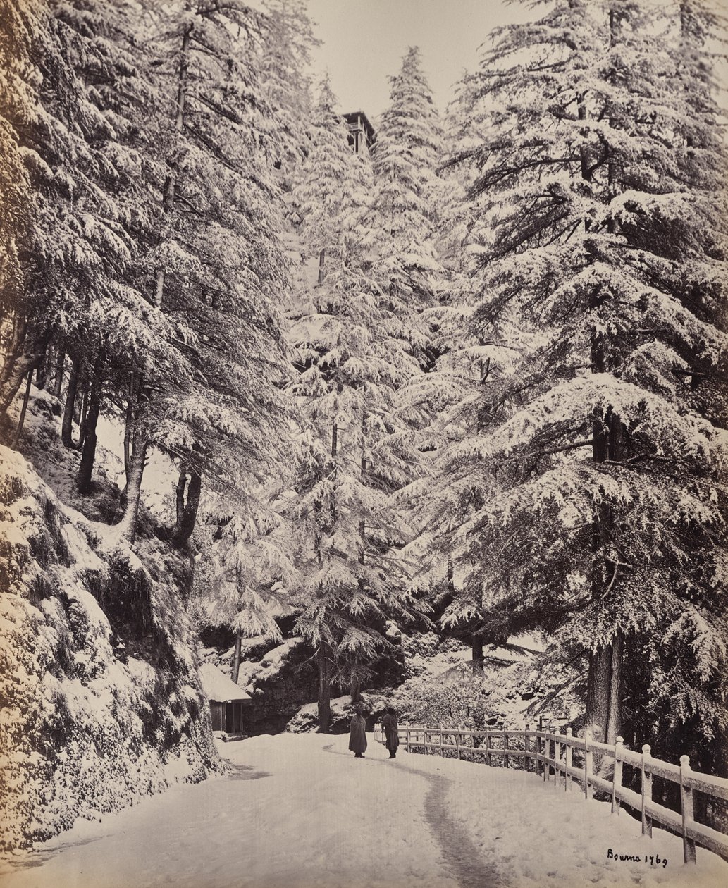 Shimla. Widok na Mall zimą autorstwa Samuel Bourne
