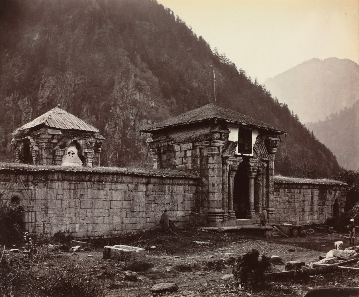 Świątynia w Naveshera, Kaszmir, Indie, 1864. autorstwa Samuel Bourne