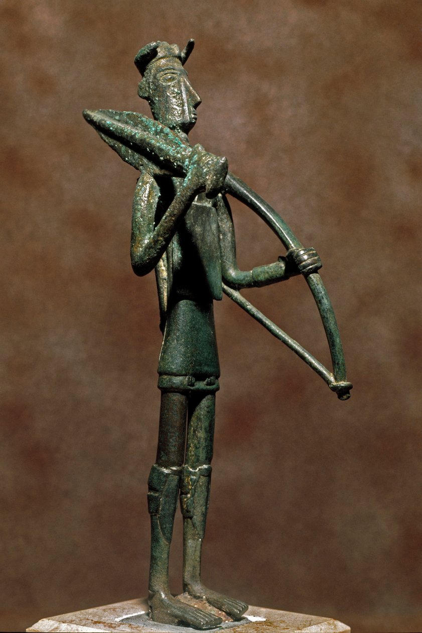 Kultura nuragi (nuraghi) Sardynii: statuetka wojownika z brązu. VIII-VII w. p.n.e. Cagliari, Narodowe Muzeum Archeologiczne, Sardynia, Włochy autorstwa Sardinia Nuragic Civilization