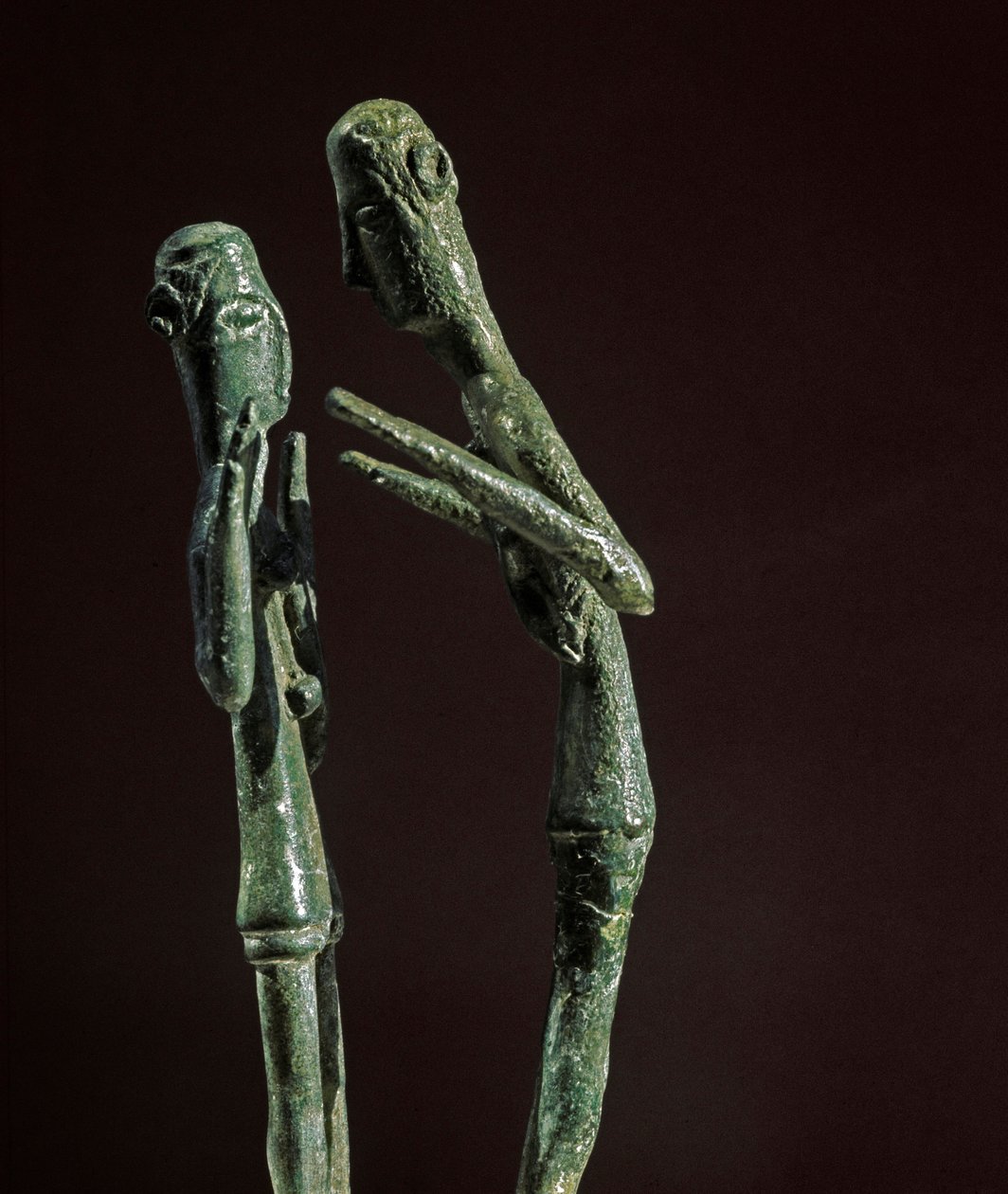 Kultura nuragi (nuraghi) Sardynii: wyrzeźbiona grupa zapaśników z brązu. VIII-VII w. p.n.e. Cagliari, Narodowe Muzeum Archeologiczne, Sardynia, Włochy autorstwa Sardinia Nuragic Civilization