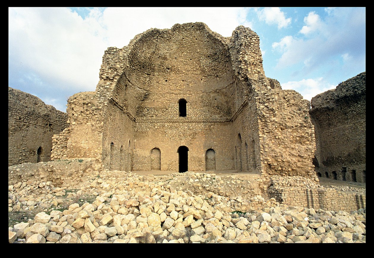 Wnętrze hali kopułowej, ok. 220-30 rne autorstwa Sasanian