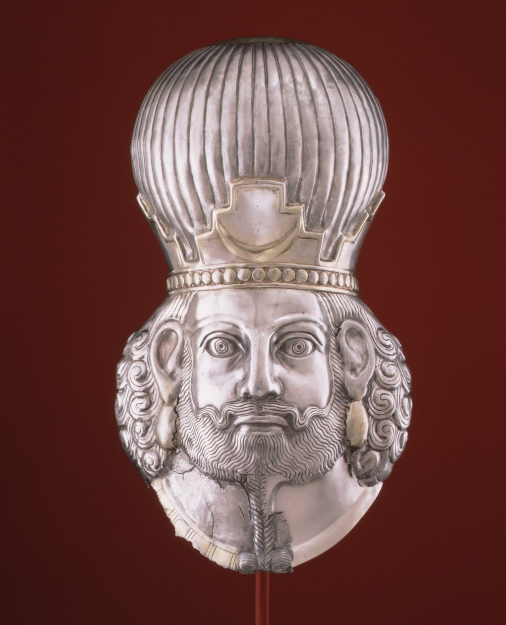 Głowa króla, ok. IV w. (srebro, złocenie rtęciowe) autorstwa Sasanian School