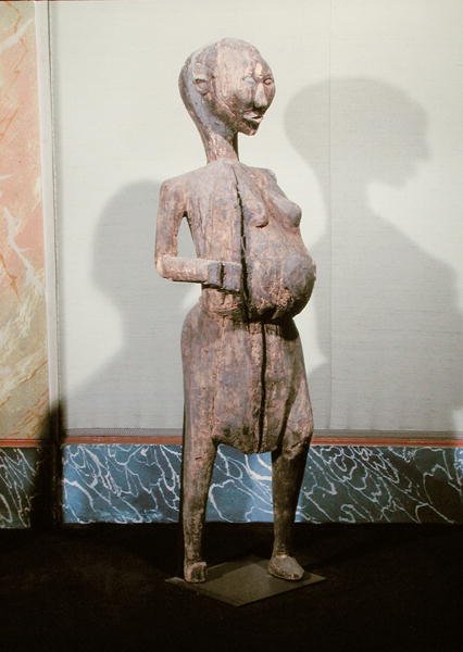 Posąg kobiety w ciąży (drewno) autorstwa School African