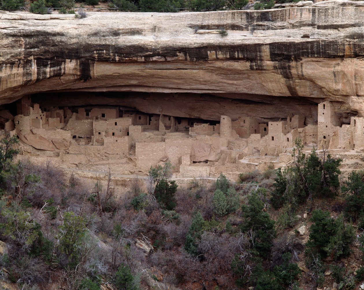Widok na teren pałacu Cliff (1993, Fotografia) autorstwa School Anasazi