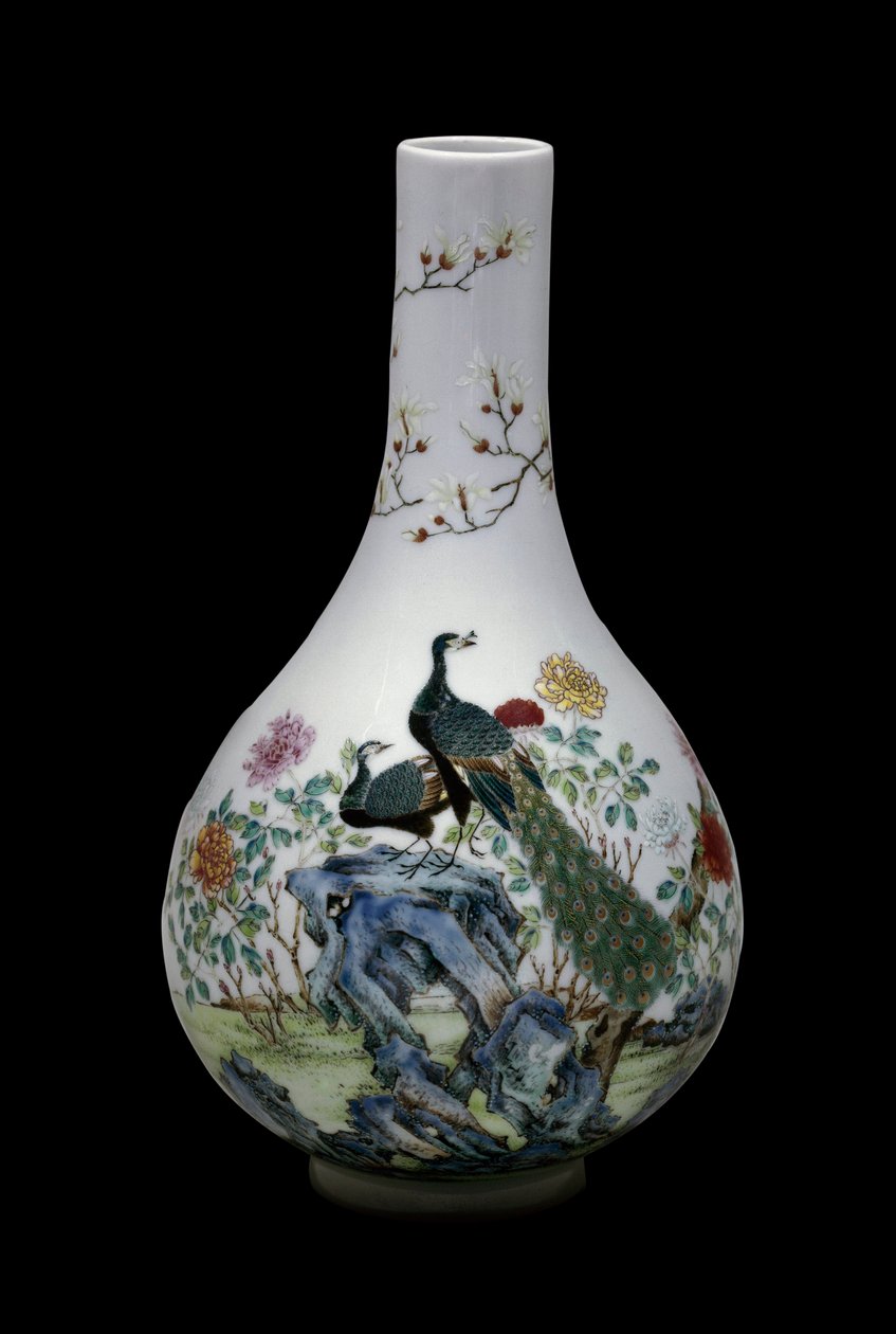 Sztuka chińska: ceramiczny wazon różowej rodziny ozdobiony ptakami (w tym pawiami) i kwiatami. Reguła Qianlong (1736-1795). Paryż, Musee Guimet, Musee National des Arts Asians. autorstwa School Chinese