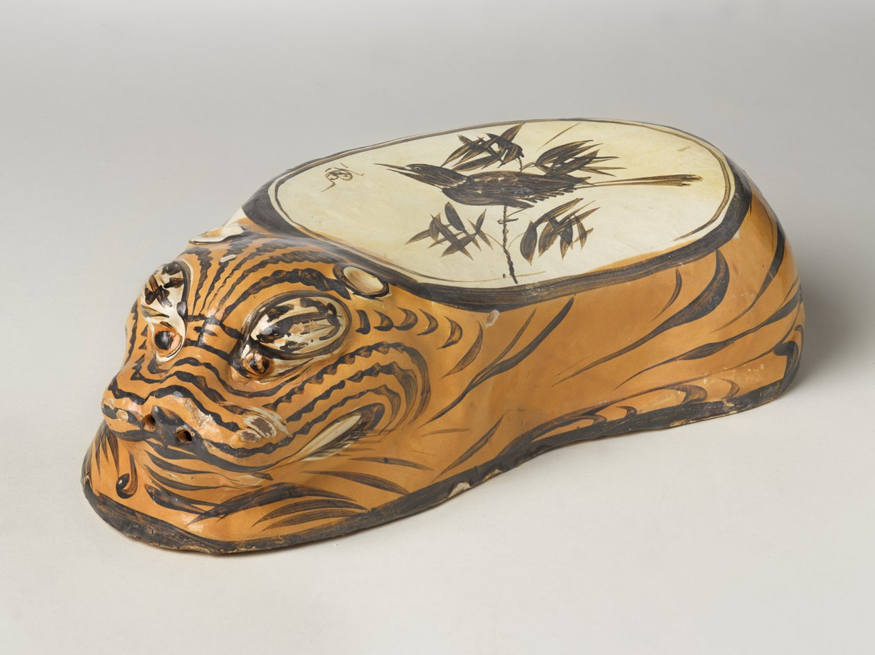 Poduszka Cizhou Ware w formie tygrysa autorstwa School Chinese