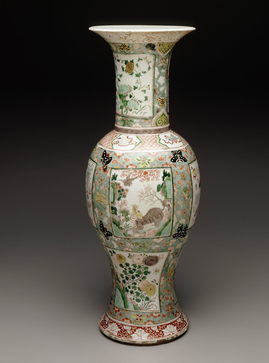 Wazon, ok.1700 (porcelana i emalia) autorstwa School Chinese