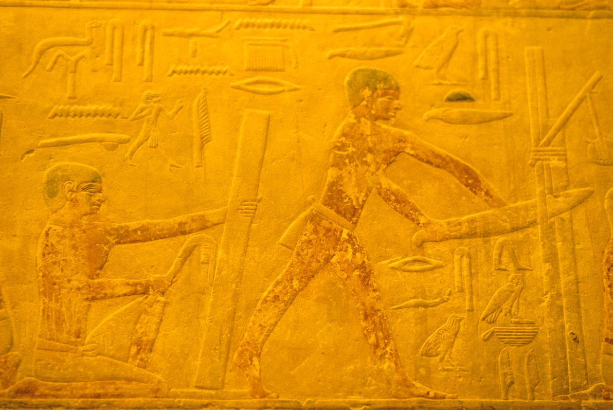 Muinainen Egypti, Seinien veistäminen/maalaus, Mastaba/Ti-hauta, Saqqara, 5. dynastia, puusepät, puun höyläys ja sahaus (valokuva)kiillotus autorstwa School Egyptian