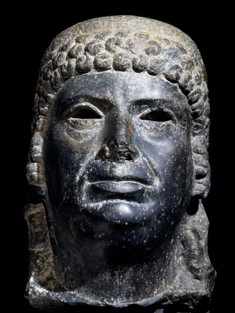 Głowa Kleopatry III, rzeźba bazaltowa. Cywilizacja egipska, Okres Ptolemeuszy, II wiek p.n.e. autorstwa School Egyptian