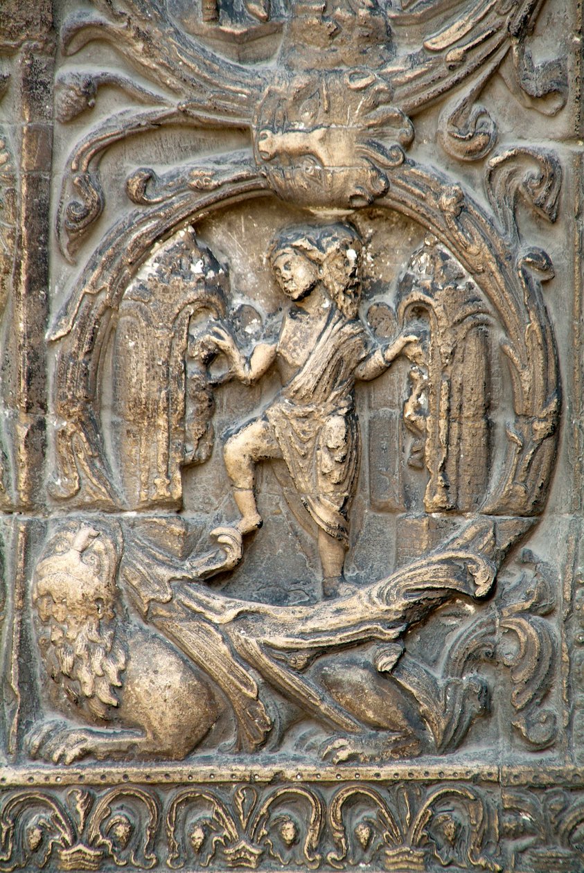 Sztuka gotycka: Piedroit prawego portalu fasady zachodniej Bazyliki św. Denisa przedstawiający pracę pól: styczeń. Saint-Denis, Francja autorstwa School French