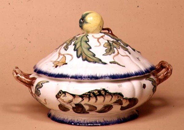 Leboeuf et Milliet tureen, papuoštas Rousseau pagal Bracquemondo dizainą (fajanso) poli autorstwa School French