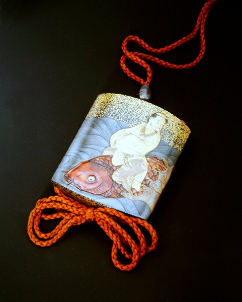 Inro, okres Edo, koniec XVIII - początek XIX wieku (lakier ze złotem i szylkretem) autorstwa Japanese School