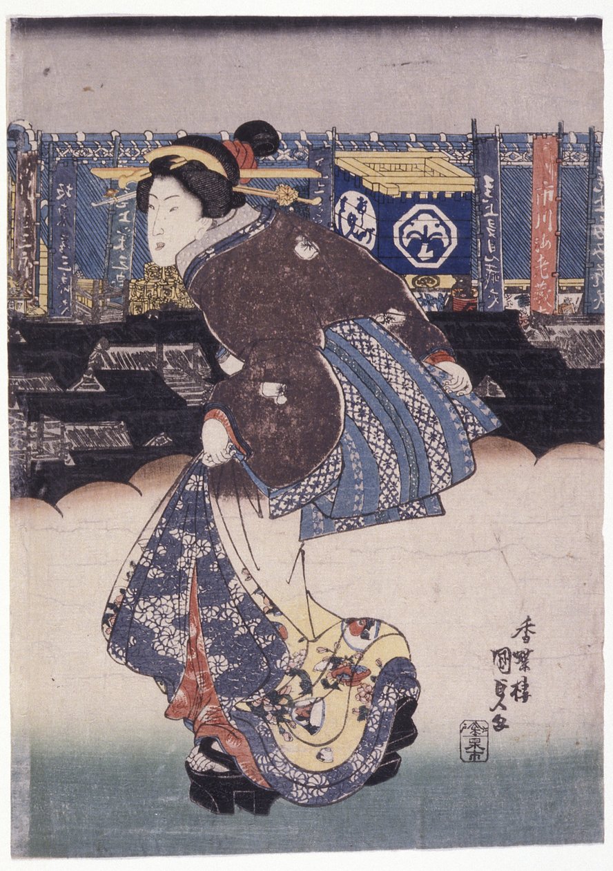 Kobieta; Nazwiska aktorów na banerach w tle (drzeworyt kolorowy) autorstwa School Japanese