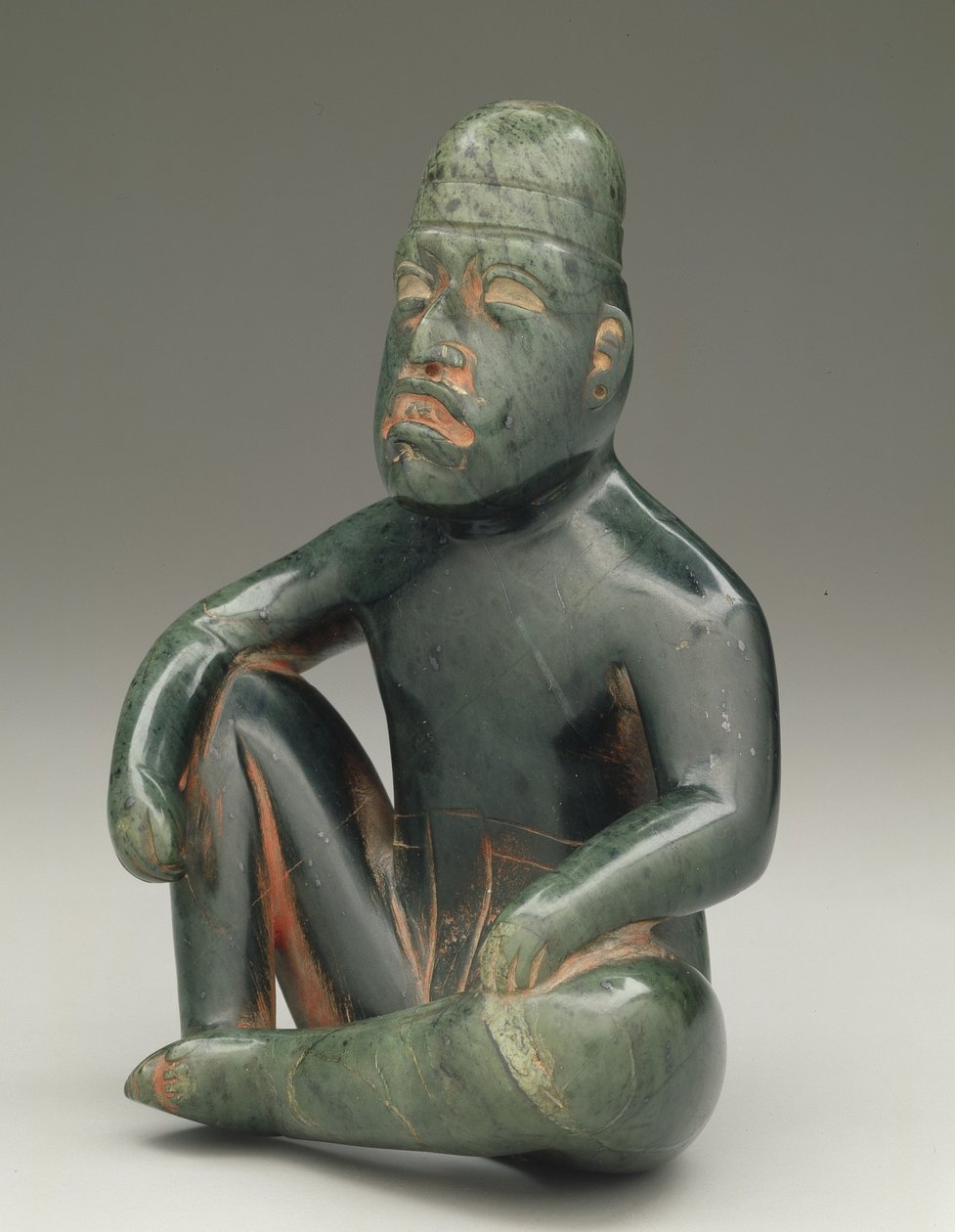 Siedząca postać z uniesionym kolanem, Highland Olmec, San Martin Texmelucan autorstwa School Mexican