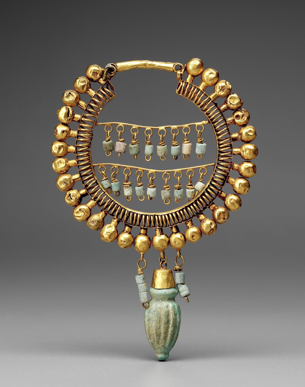 Kolczyk, 550-330 pne (złoto i fajans) autorstwa School Persian