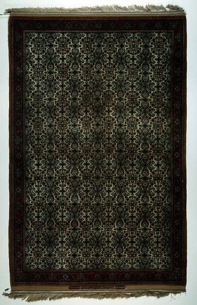 Dywanik Isfahan z kartuszem z napisami autorstwa School Persian