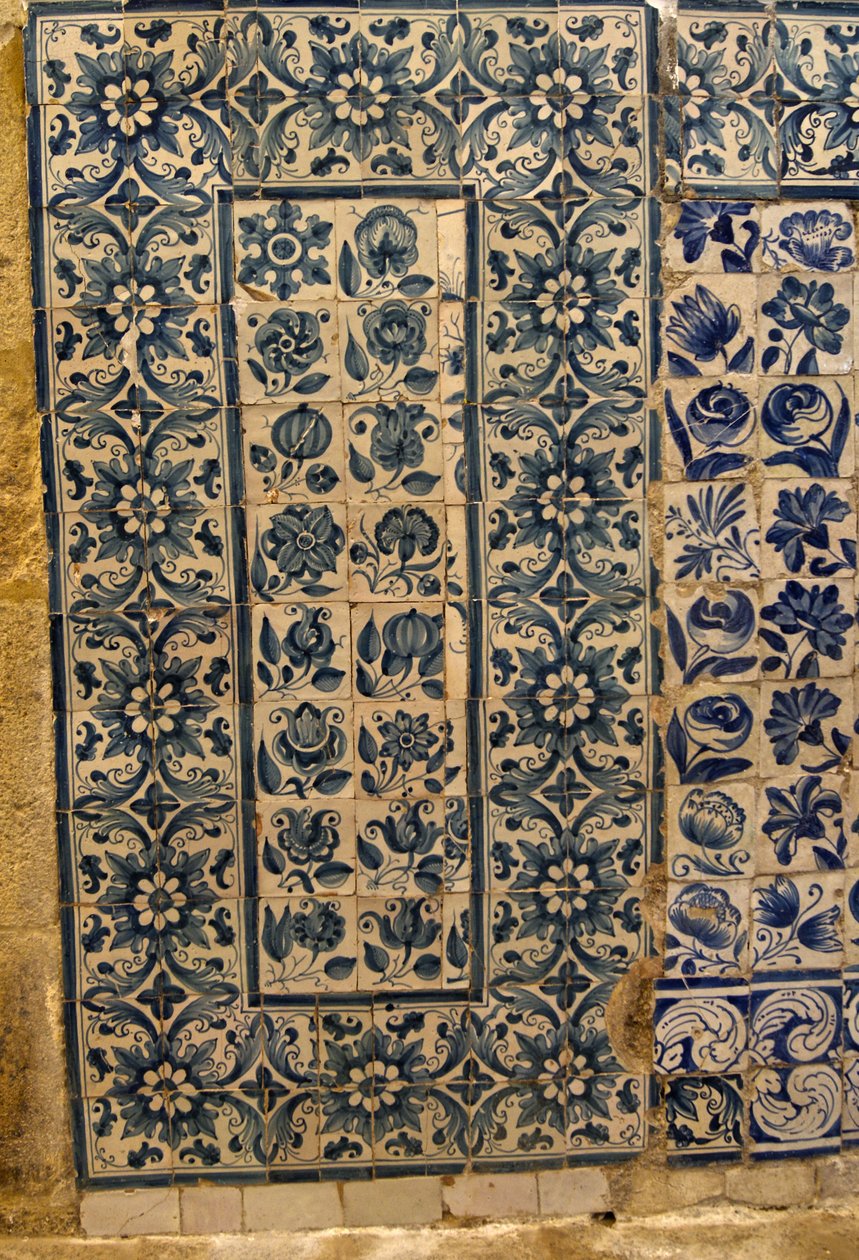 Panel przedstawiający różne gatunki kwiatów, Tarouca, Portugalia (płytki ceramiczne) autorstwa School Portuguese
