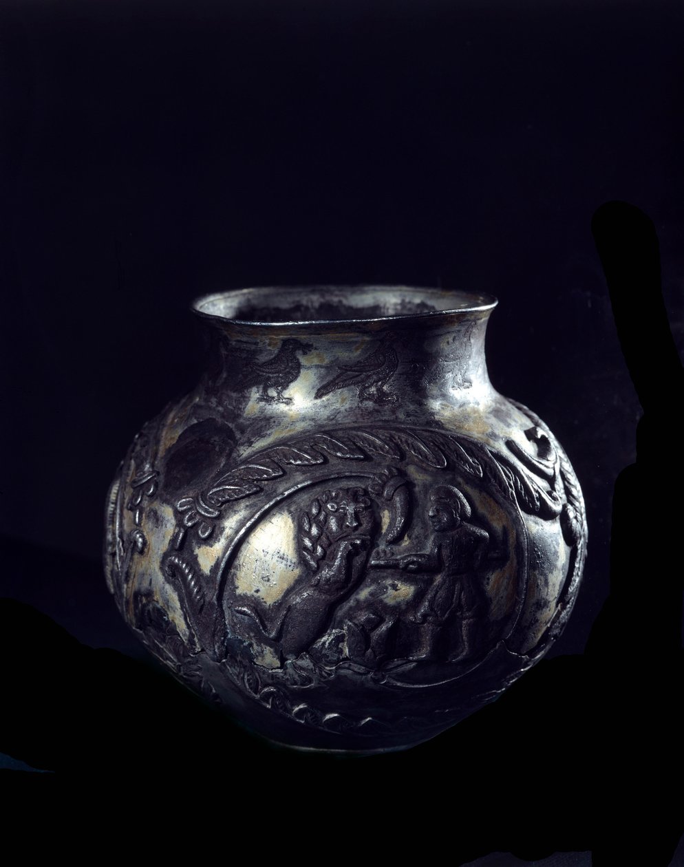 Sztuka perska: srebrny wazon. Wczesny okres Sasanidów. Konserwa w Bale, Szwajcaria autorstwa School Sasanian