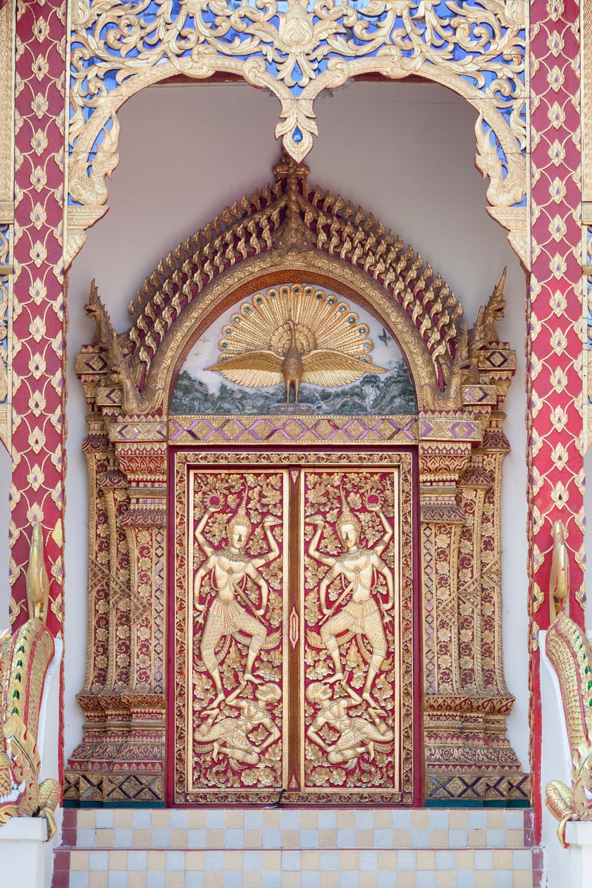 Drzwi świątyni, Wat Phrathat Doi Suthep autorstwa School Thai