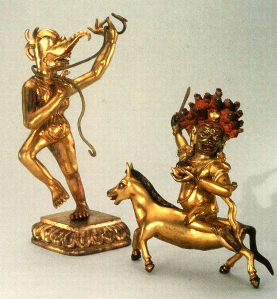 Makaravakitra i Sridevi (złocony brąz) autorstwa School Tibetan