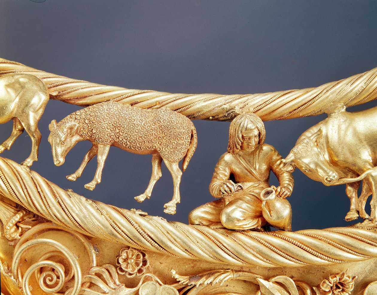 Dojenie owiec, szczegół złotego pektorału z Tovsta Mohyla, Scytia, IV w. p.n.e. autorstwa Scythian