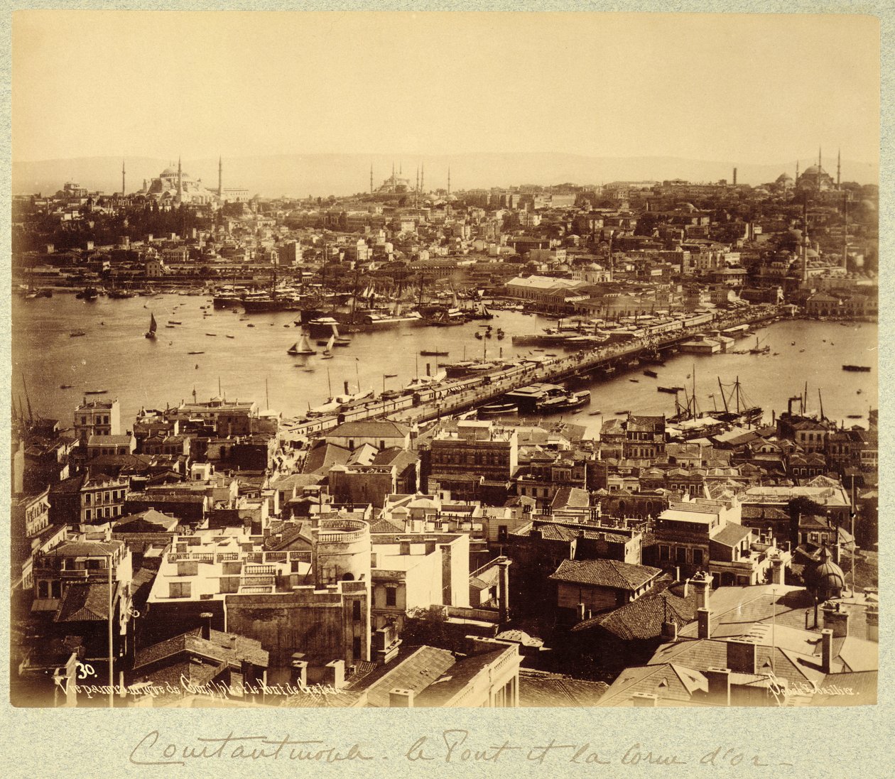 Panorama z widokiem na Stambuł i Bosfor, ok. 1890 (zdjęcie czarno-białe) autorstwa Sebah and Joaillier