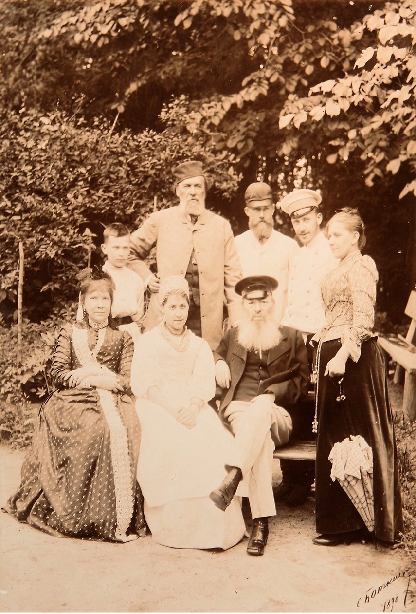 Rodzina poety Jakowa Pietrowicza Polonskiego (Jakowa Pietrowicza Polonskiego) (1819-1898) odwiedziła poetę Afanasiej Afanasiewicza Feta (Foeth) (Afanassi Afanassievitch Chenchine) (1820-1892). Zdjęcie albuminy Siergieja Dmitriewicza Botkina (1869-1945) autorstwa Sergei Dmitrievich Botkin