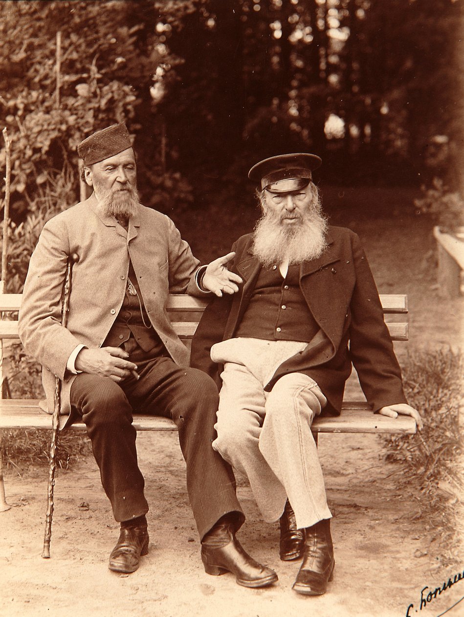 Poeci Jakow Pietrowicz Polonski (Iakow Pietrowicz Polonski) (1819-1898) i Afanasy Afanasievich Fet (Foeth) (Afanassi Afanassievich Chenchine) (1820-1892). Zdjęcie albuminy Siergieja Dmitriewicza Botkina (1869-1945) autorstwa Sergei Dmitrievich Botkin