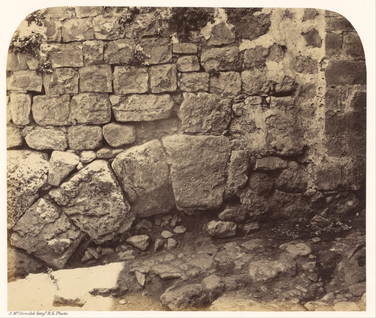 Fragment starego łuku na S.W. Koniec bazarów autorstwa Sgt. James M. McDonald
