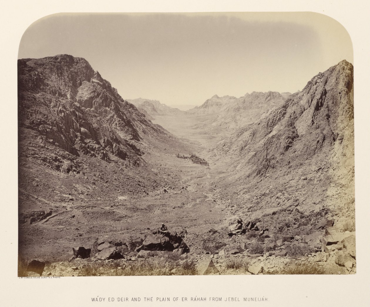 Wády Ed Deir i równina Er Ráhah z Jebel Muneijáh autorstwa Sgt. James M. McDonald