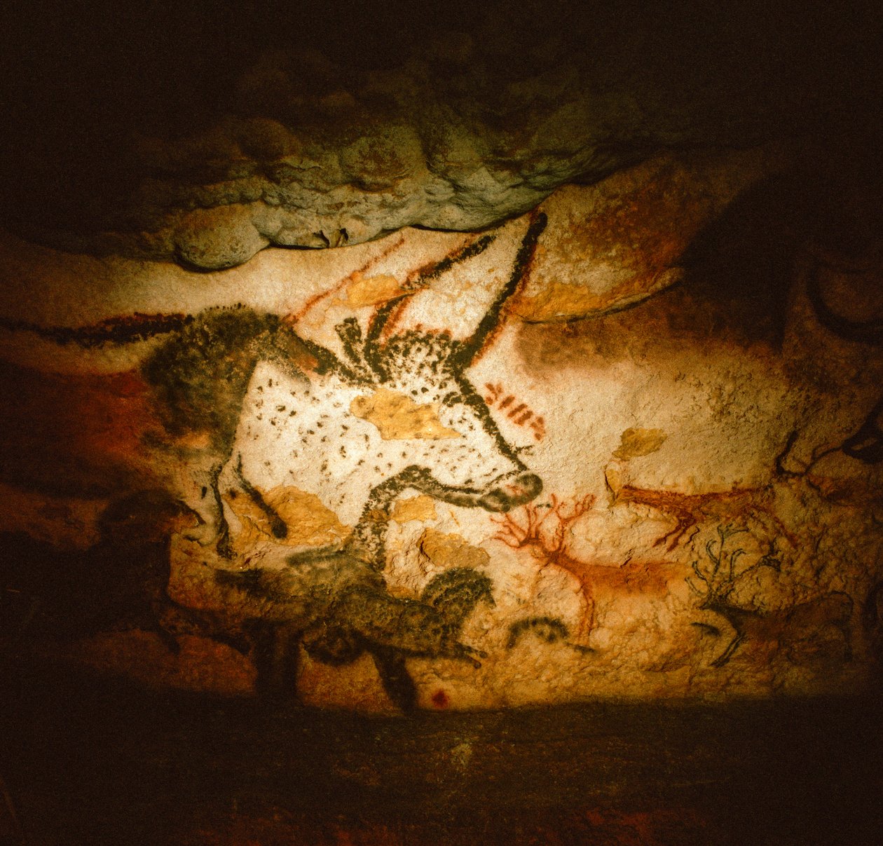Malowidło głowy byka w komnacie byka, jaskinia Lascaux autorstwa Sisse Brimberg