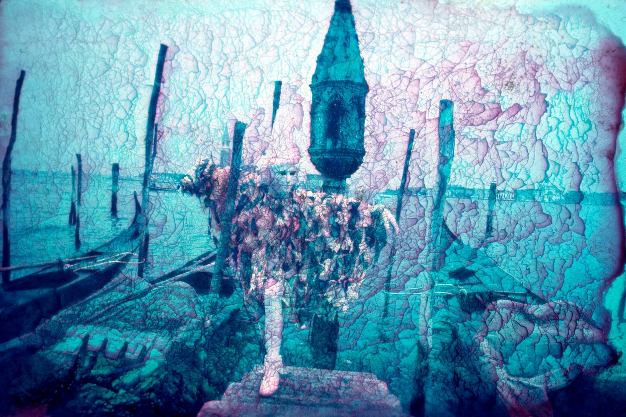 The Space Between, 2022 (zdjęcie ilustracyjne) autorstwa Sisse Brimberg