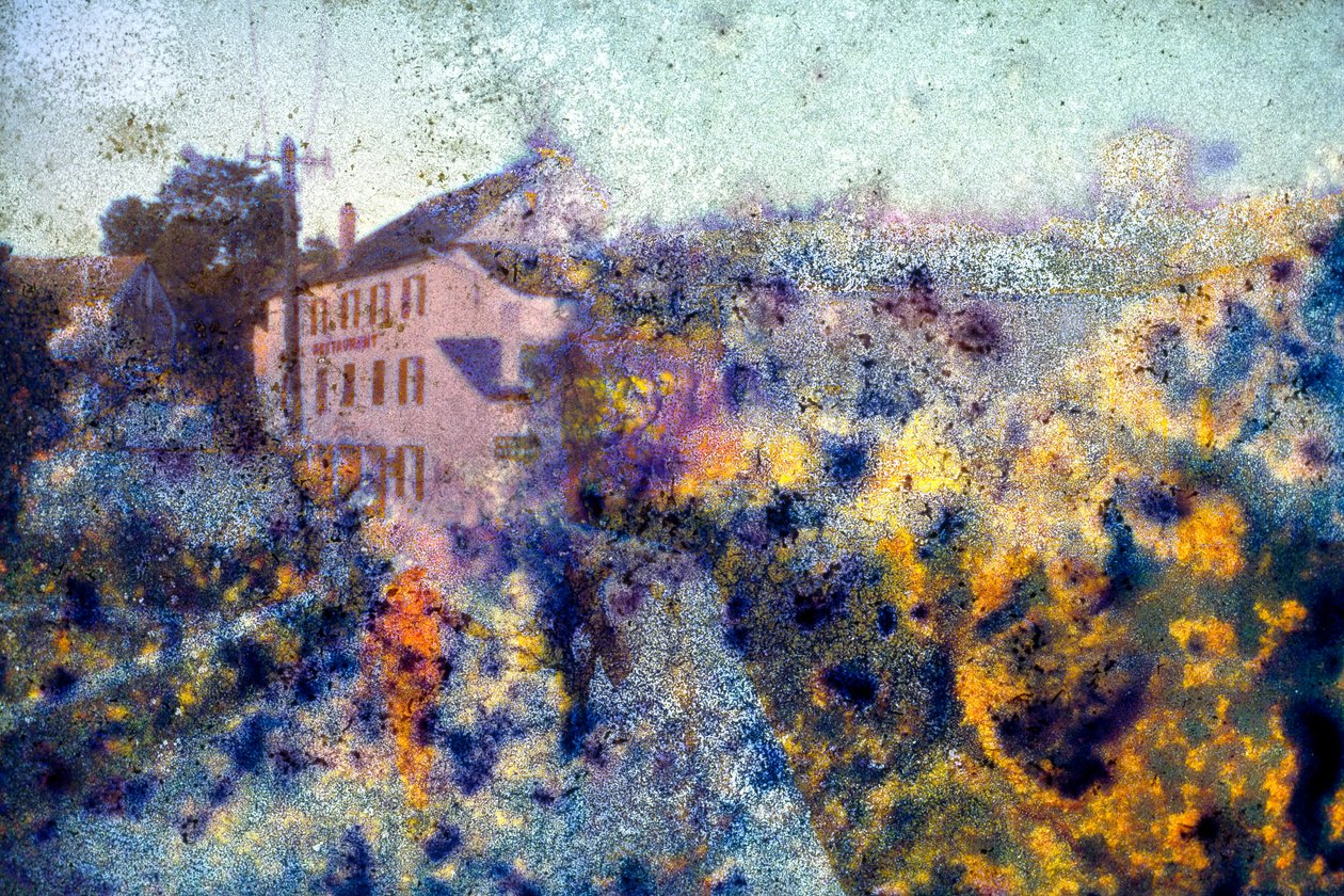 The Space Between, 2022 (zdjęcie ilustracyjne) autorstwa Sisse Brimberg