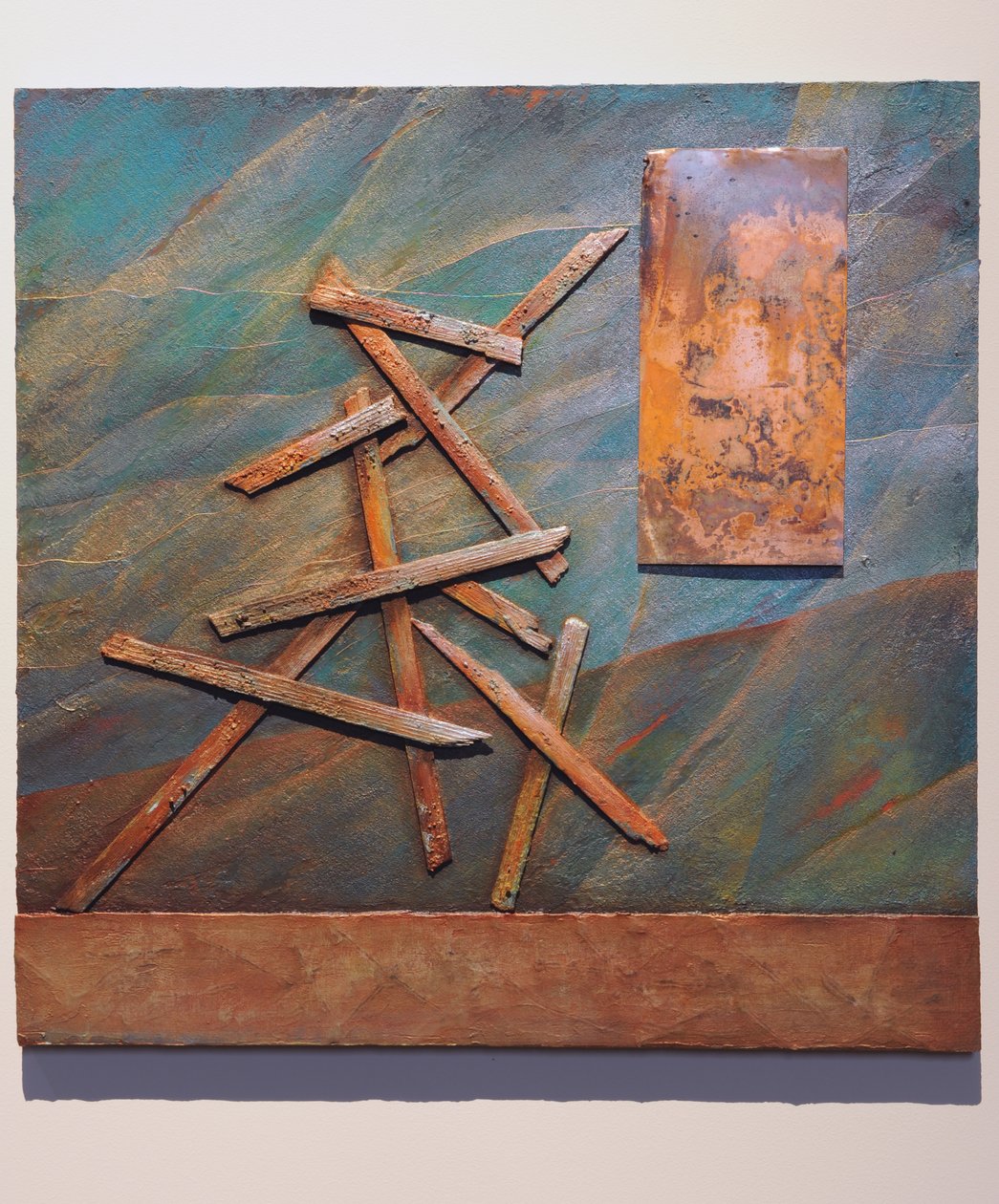 Dzieci Boga, 2007 (panel, miedź, znalezione przedmioty, tekstura, nici, złocenia, ) autorstwa Sophie Hacker