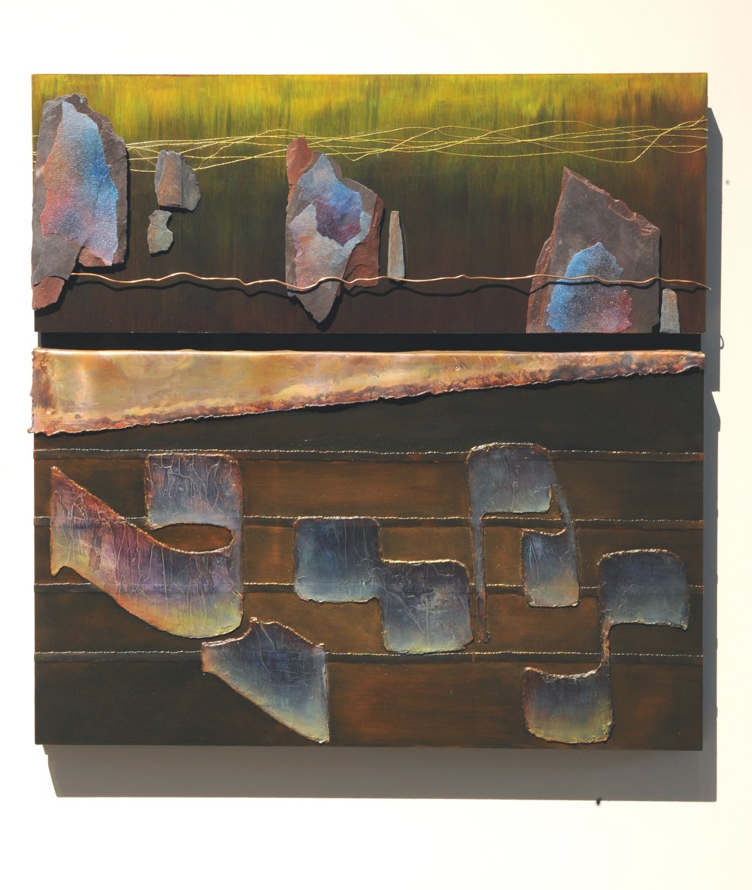 The Word, 2007 (panel, miedź, złota nić, ołów, łupek, papier ścierny, pigment) autorstwa Sophie Hacker