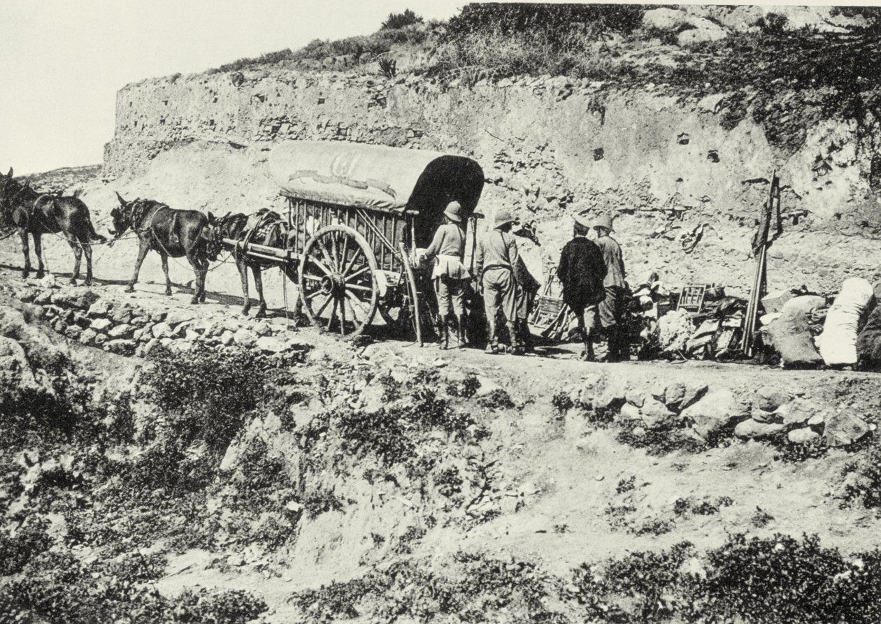 Rozładunek wózka z bronią palną, aby wspiąć się na wzgórza Dersa, Tetouan, Maroko autorstwa Spanish Photographer