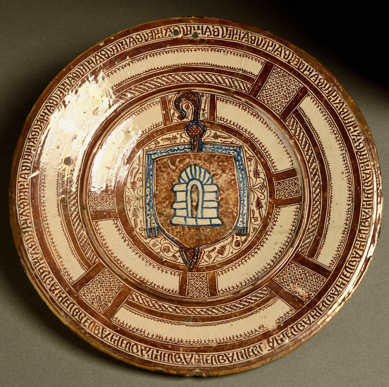 Blazon opactwa Poblet, opactwo cystersów w Katalonii. Płyta ceramiczna produkowana w pobliżu Walencji w Hiszpanii. XVI-wieczna Florencja, Museo Nazionale del Bargello autorstwa Spanish School