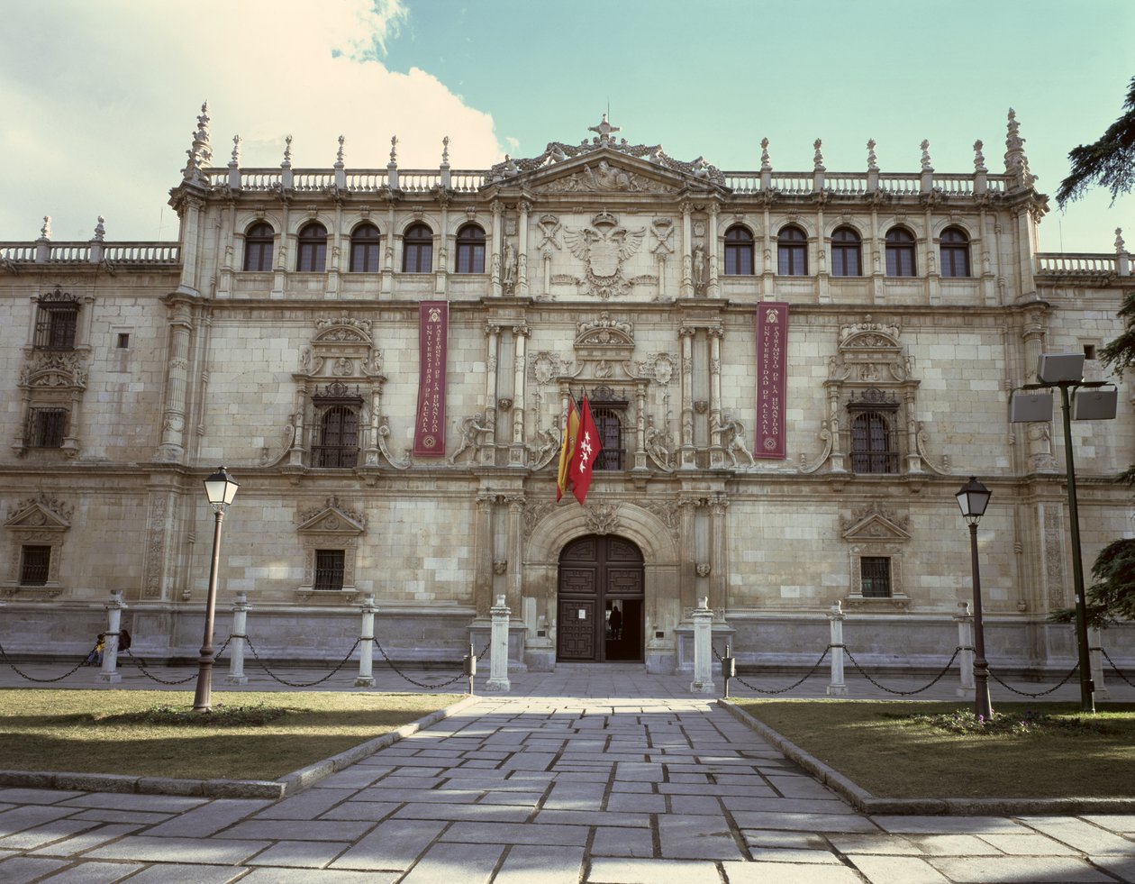 Wejście na Uniwersytet założony przez kardynała Cisnerosa w 1486 r. autorstwa Spanish School