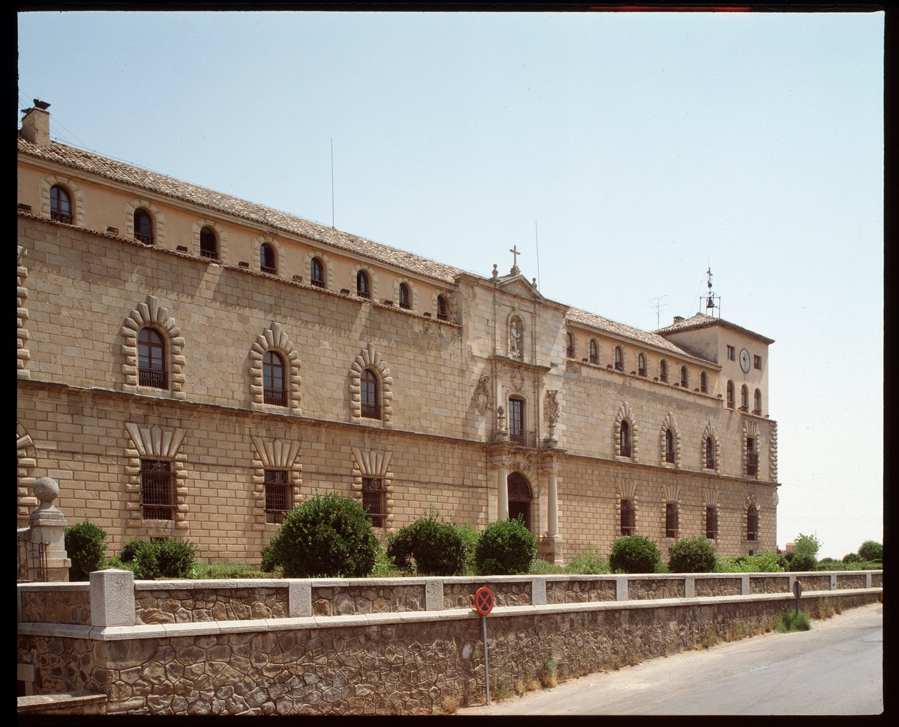 Sztuka renesansu: widok Hospital de Tavera (Szpital Tavera) XVI-wieczne Toledo, Hiszpania (Widok Hospital de Tavera autorstwa Spanish School