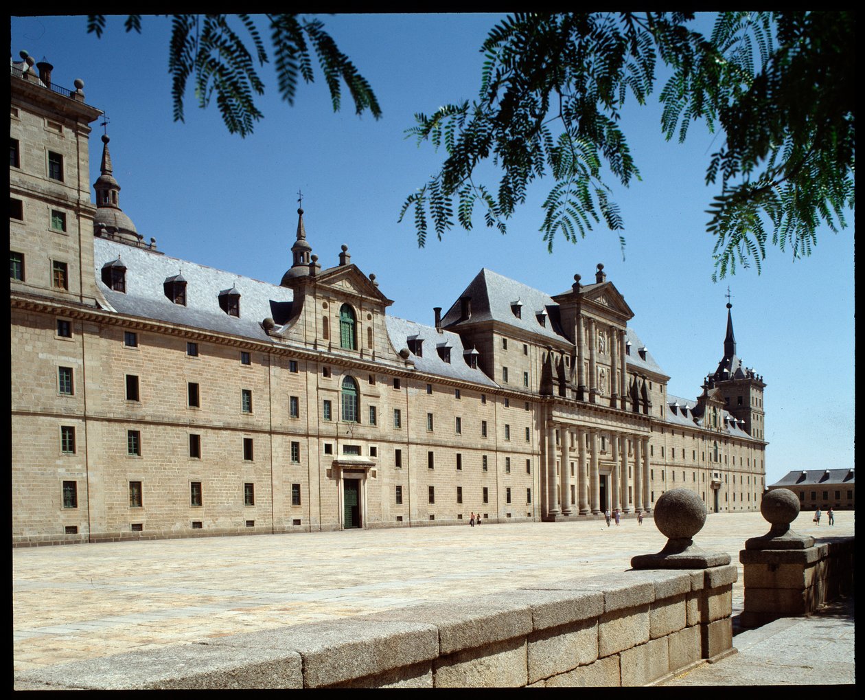 Widok klasztoru i siedziby królewskiej autorstwa Spanish School