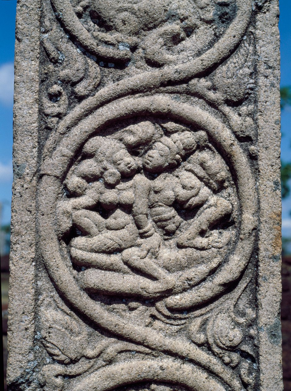 Relief filaru świątyni buddyjskiej autorstwa Sri Lankan