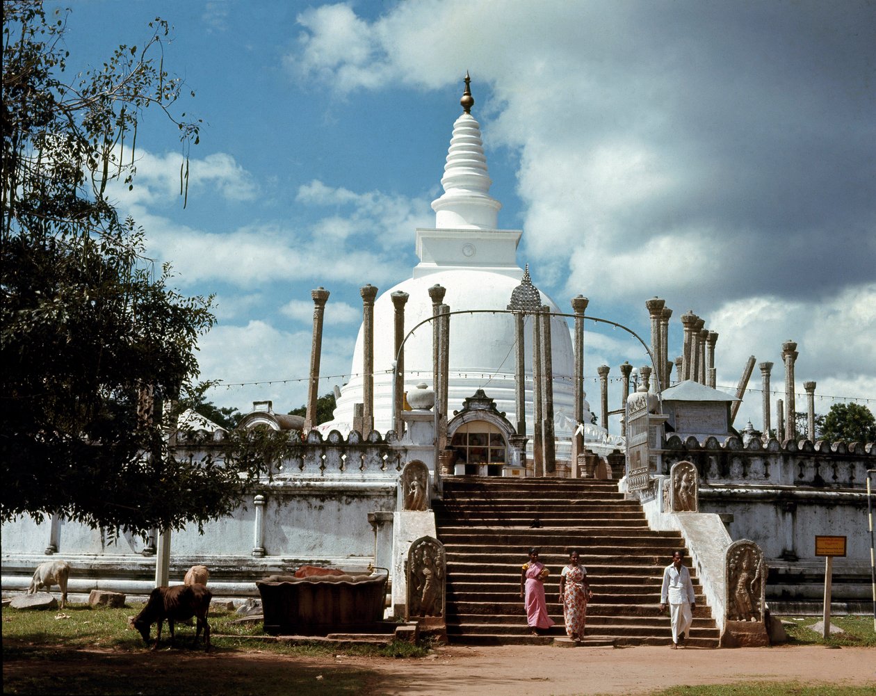 Widok Thuparamaya dagoba autorstwa Sri Lankan School